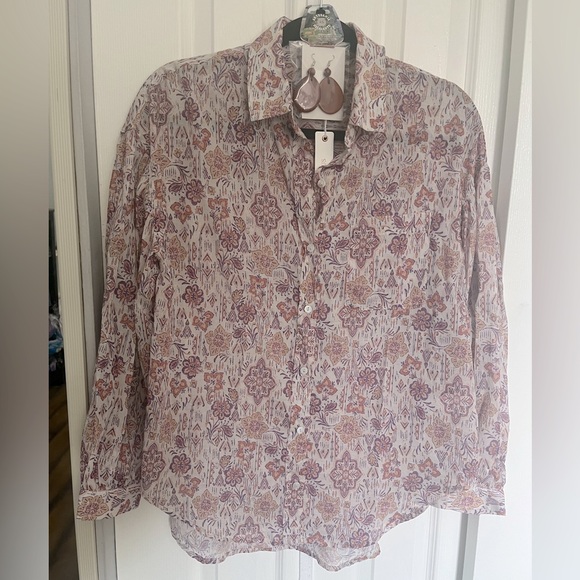 Olivaceous Tops - Olivaceous Top and earrings bundle. NWT